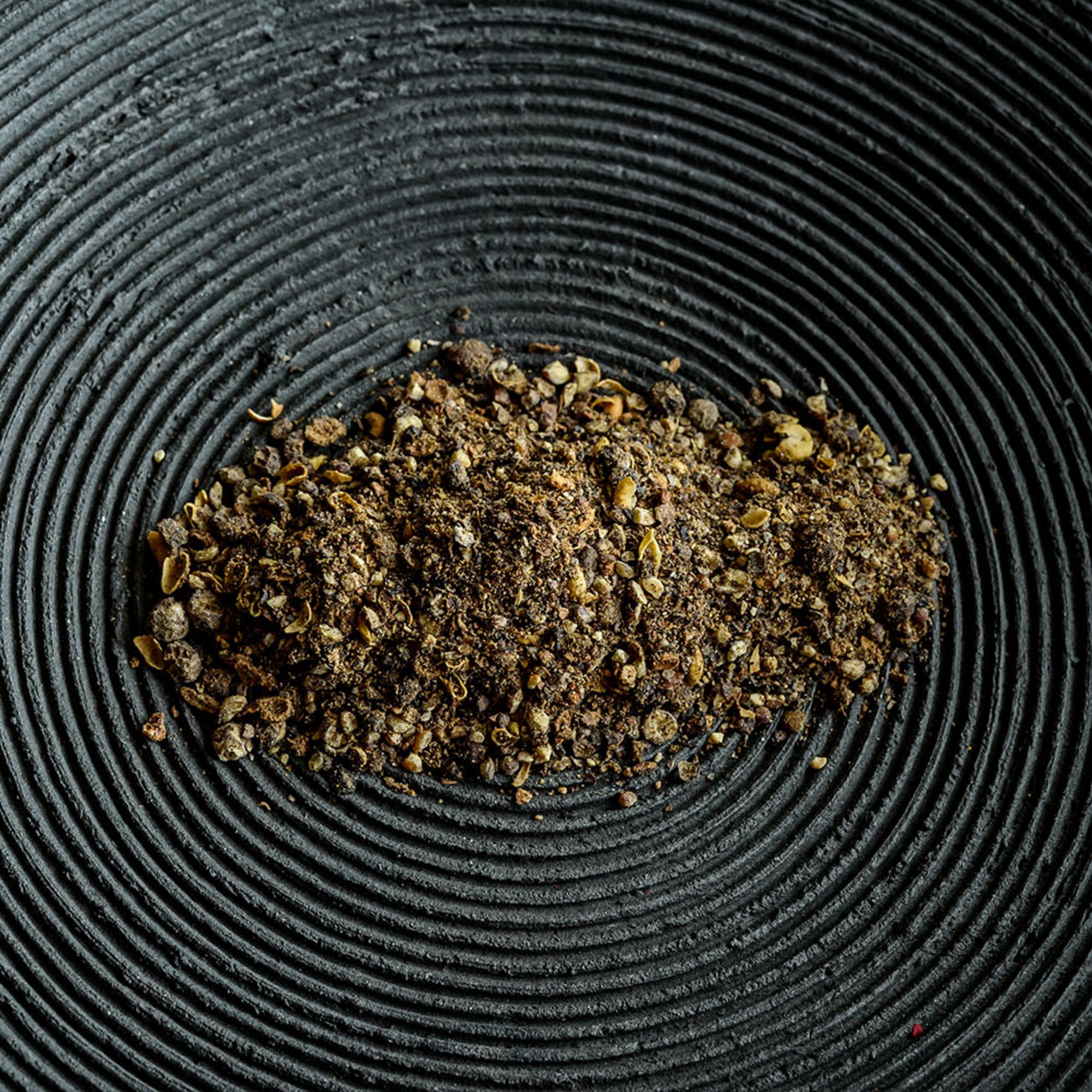Pfeffer-Hausmischung geschrotet, 100 g – Kräuterparadies seit 1887