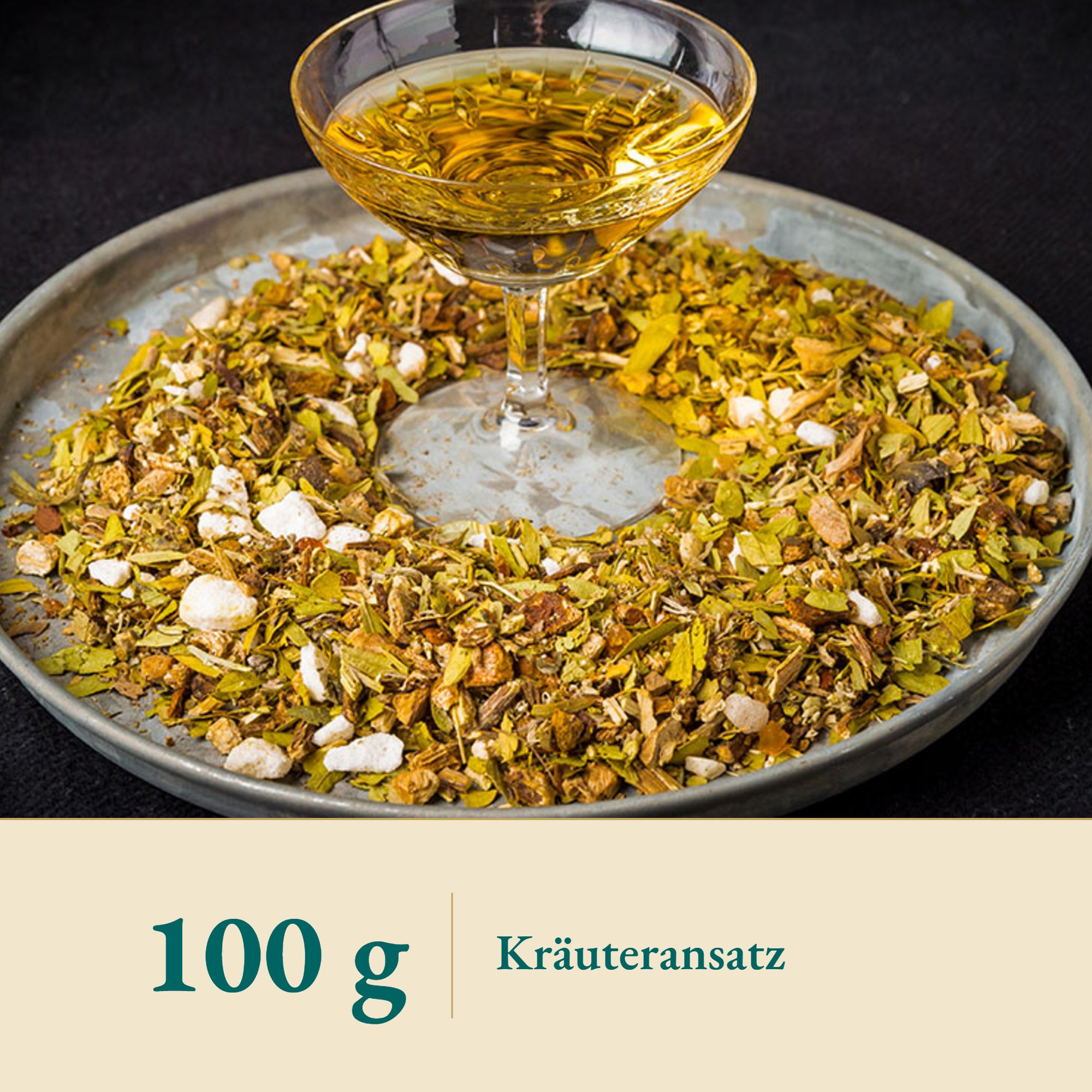 Nahaufnahme Schwedenkräuteransatz für 2 Ltr. – Kräuterparadies seit 1887